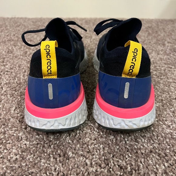 Women’s Nike Epic React Flyknit - Picture 3 of 5
